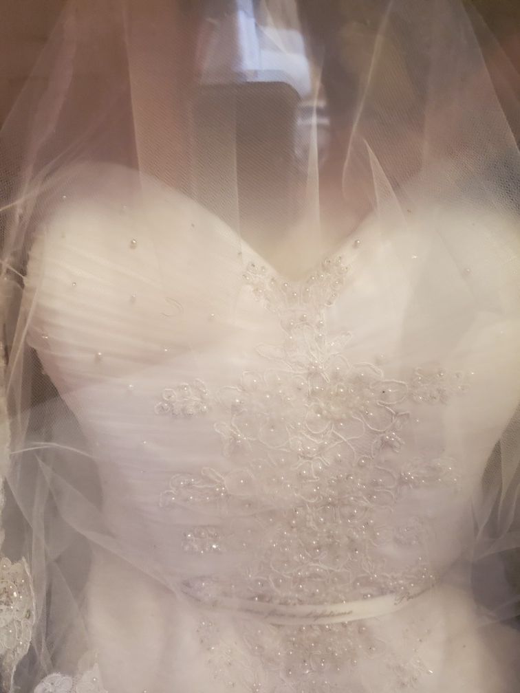 Oleg Cassini wedding dress White, Mermaid style sz 16