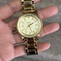 Nixon Facet A Cut Above unisex Gold Tone Stainless Steel 42mm Quartz Watch