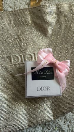 Miss Dior Essence perfume MSRP $270 Regalos Mujer Dia de madre
