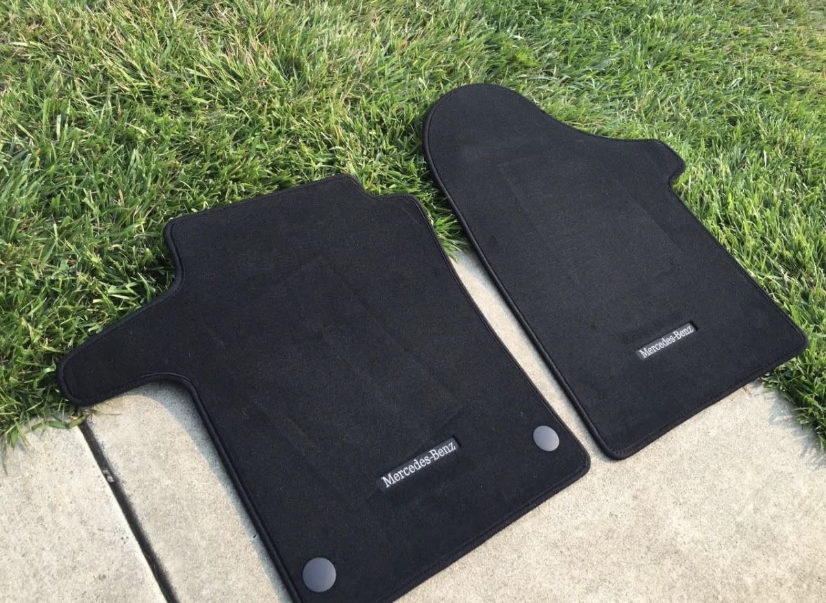 New Mercedes-Benz Metris van floor mat mats carpet Genuine OEM Asking $100 OBO!Make an Offer!