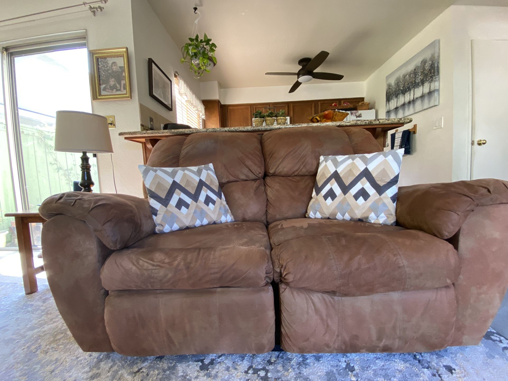 Reclining loveseat