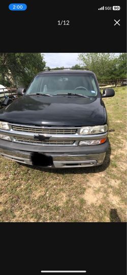 2003 Suburban It Runs Great  Make Offer L!!!