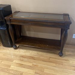 2 sofa tables with glass top