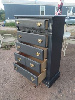 Tall chest with 5 drawers