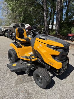 Cub cadet 42 Inch Riding Lawnmower 