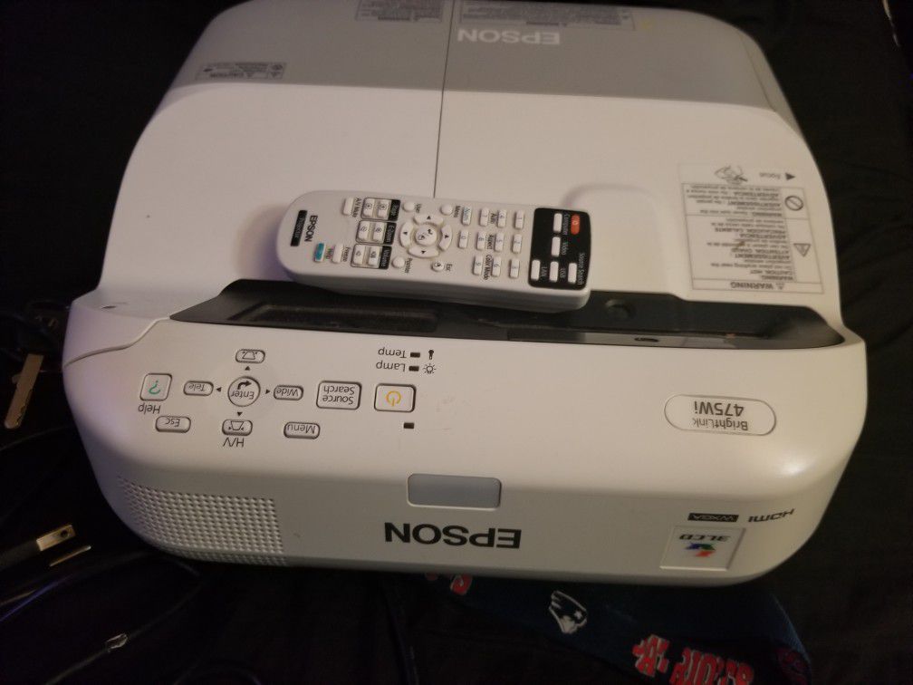 Epson projector 475wi