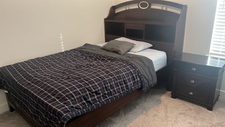 Full size bed and night stand