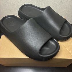 Adidas Yeezy Slides Onyx Size 10.5