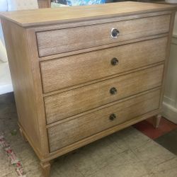  VICTORIA SMALL DRESSER