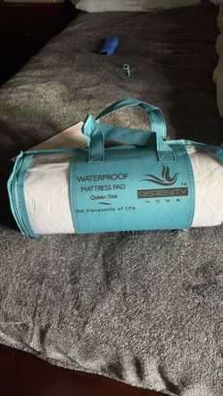 Queen size waterproof mattress pad