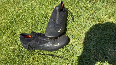 Soccer cleats