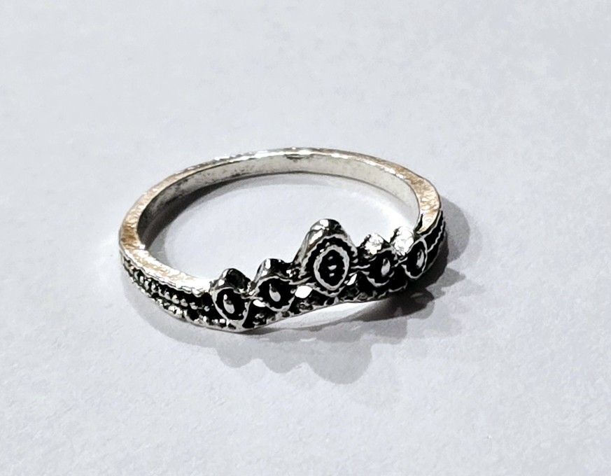 MARCASITE SILVER EMBOSSED TIARA ROYAL CROWN NEW SIZE 6 RING