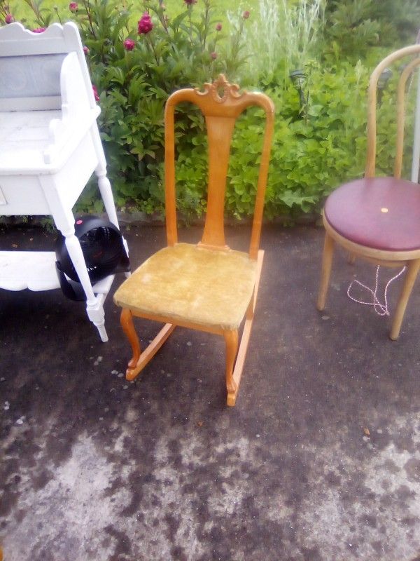 Early Birds Eye Maple Rocking Chair