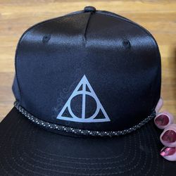 New HARRY POTTER DEATHLY HALLOWS Universal Studios black cap (adustable strap)