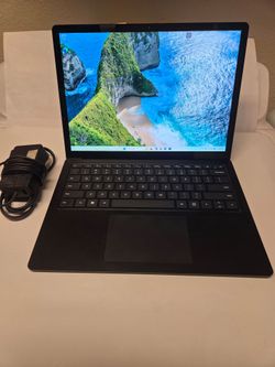 Microsoft Surface Laptop 4 13.5 inch 2k Touchscreen Intel i7-1185G7 3.0GHz 512 GB SSD 16 GB Ram Memory