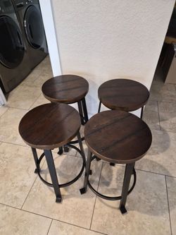 4 Challiman Counter Height Bar Stool