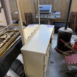 Solid Wood Dresser With mirror