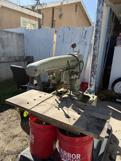 DeWalt Saw