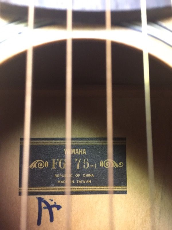 Vintage Yamaha FG 75 1 black label acoustic guitar for Sale in Lexington KY OfferUp