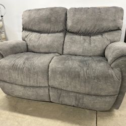 NEW La-Z-Boy Power Reclining Loveseat - Delivery and Financing Available!