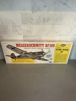 Vintage Model Kit Lot – WWII Airplanes + Mustang Kits (Guillow’s & Revell)
