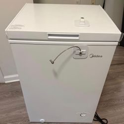 Midea freezer