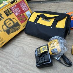 DEWALT ATOMIC 20V Cordless 1/2" Hammer Drill with 3.0Ah Battery, Charger, and Bag
