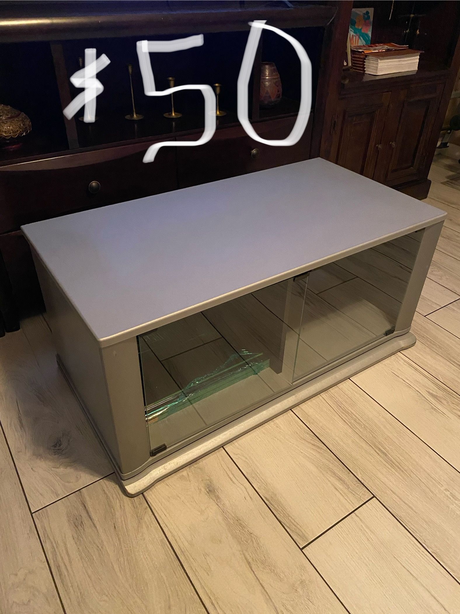 Entertainment Center / Swivel TV Stand 