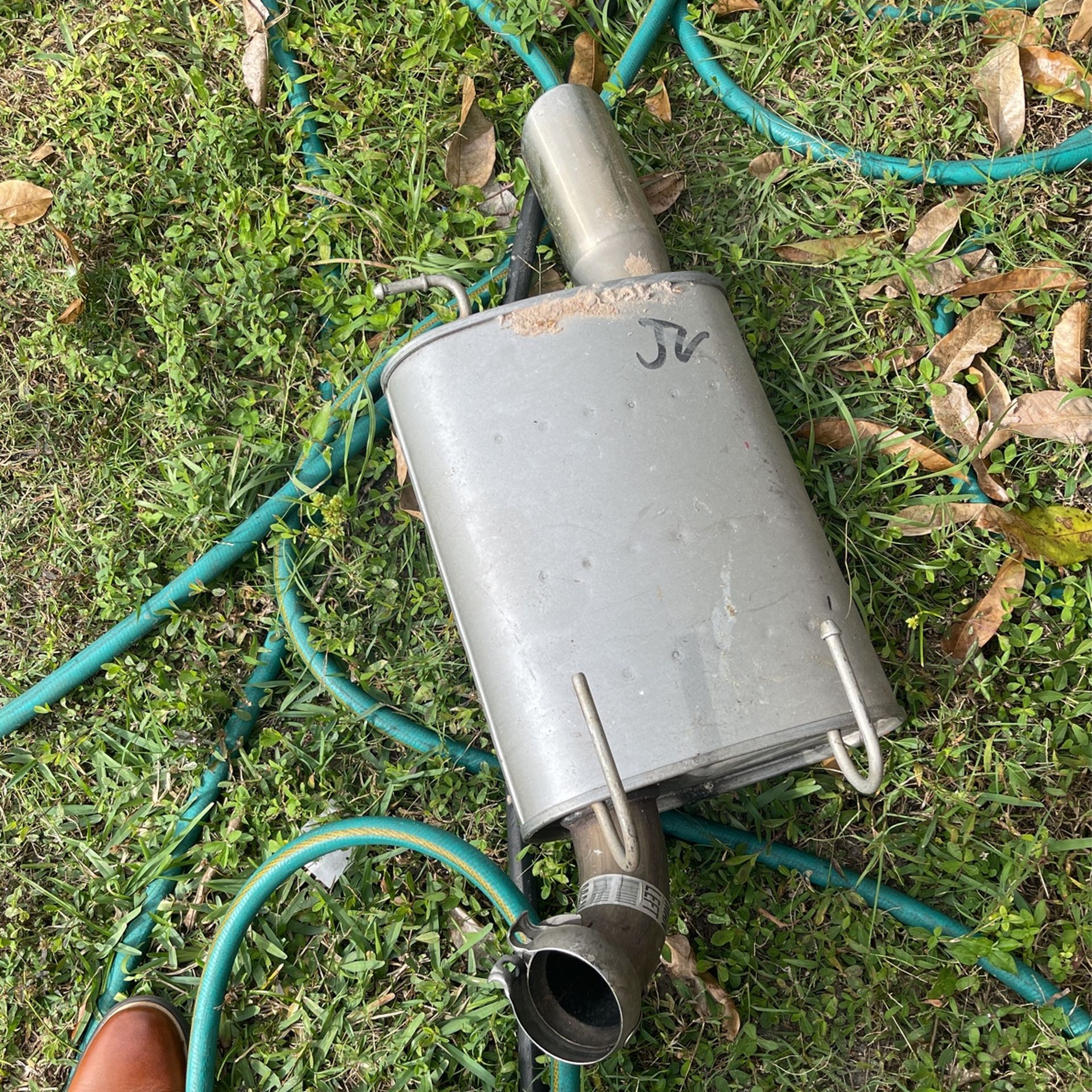 Mofle Mustang 0015 Retail & Services