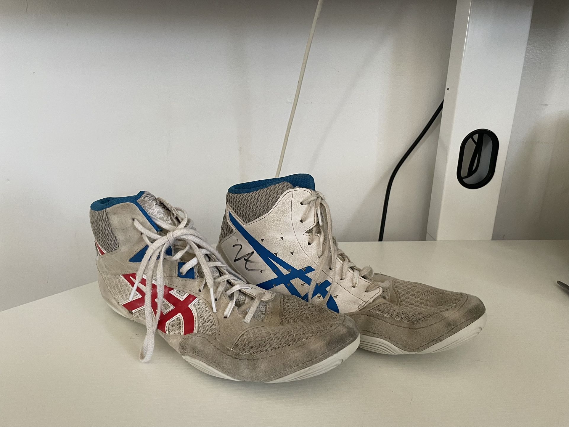 Signed ASICS “SNAPDOWN 3” Wrestling Shoes Men’s Size 9 1/2