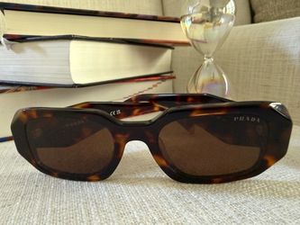 Like new Prada sunglasses