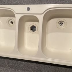 3 bowled sink  22”x43.5” EXCELLENT CONDITION