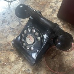 VINTAGE TOY PHONE