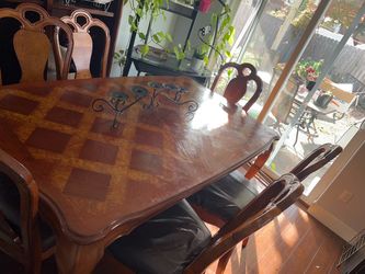 Table /6 chairs wood
