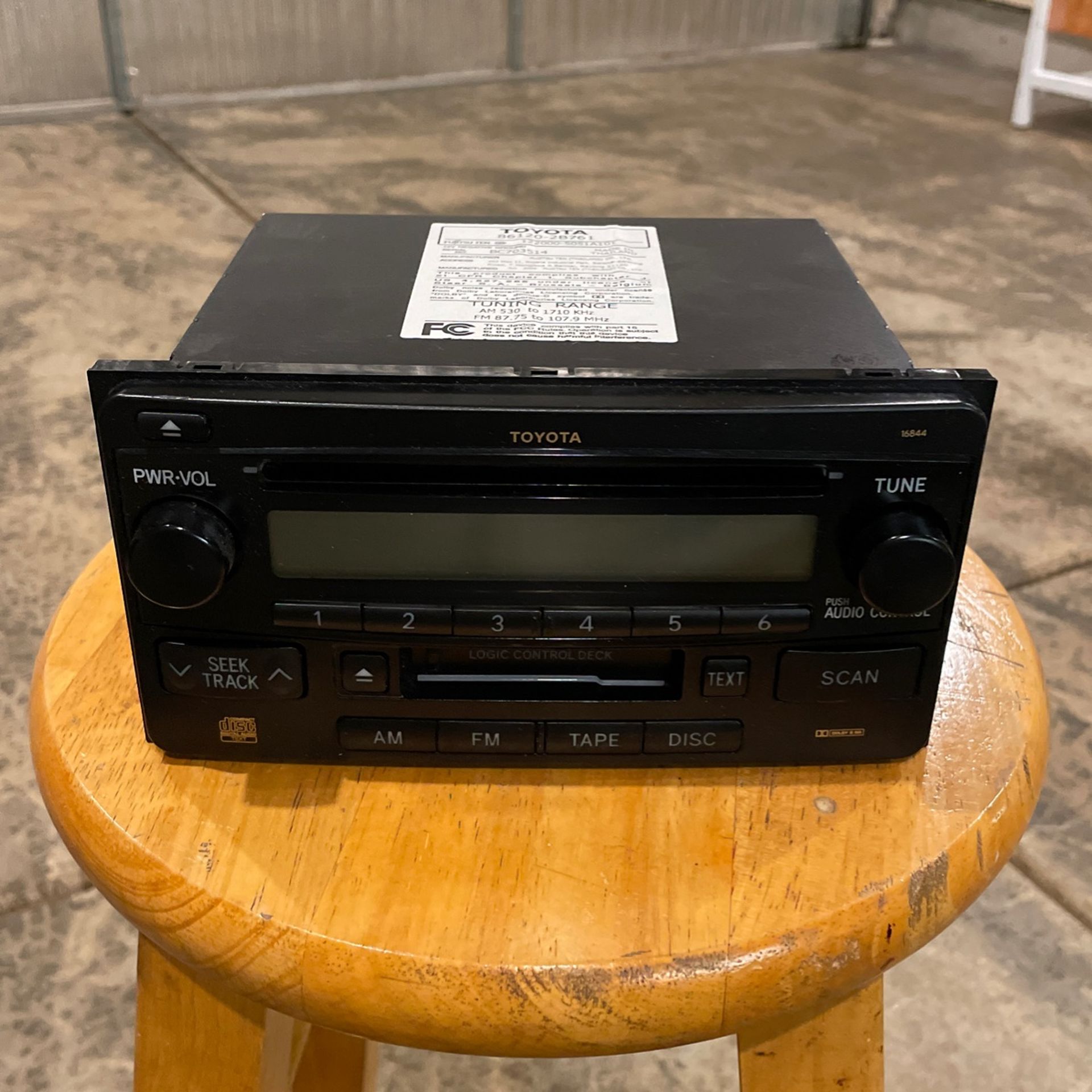 2004 Toyota Rav 4 Stereo Radio Unit