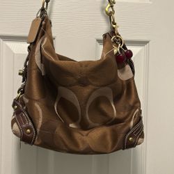 Coach  Should Er Bag.    Read Description First. 