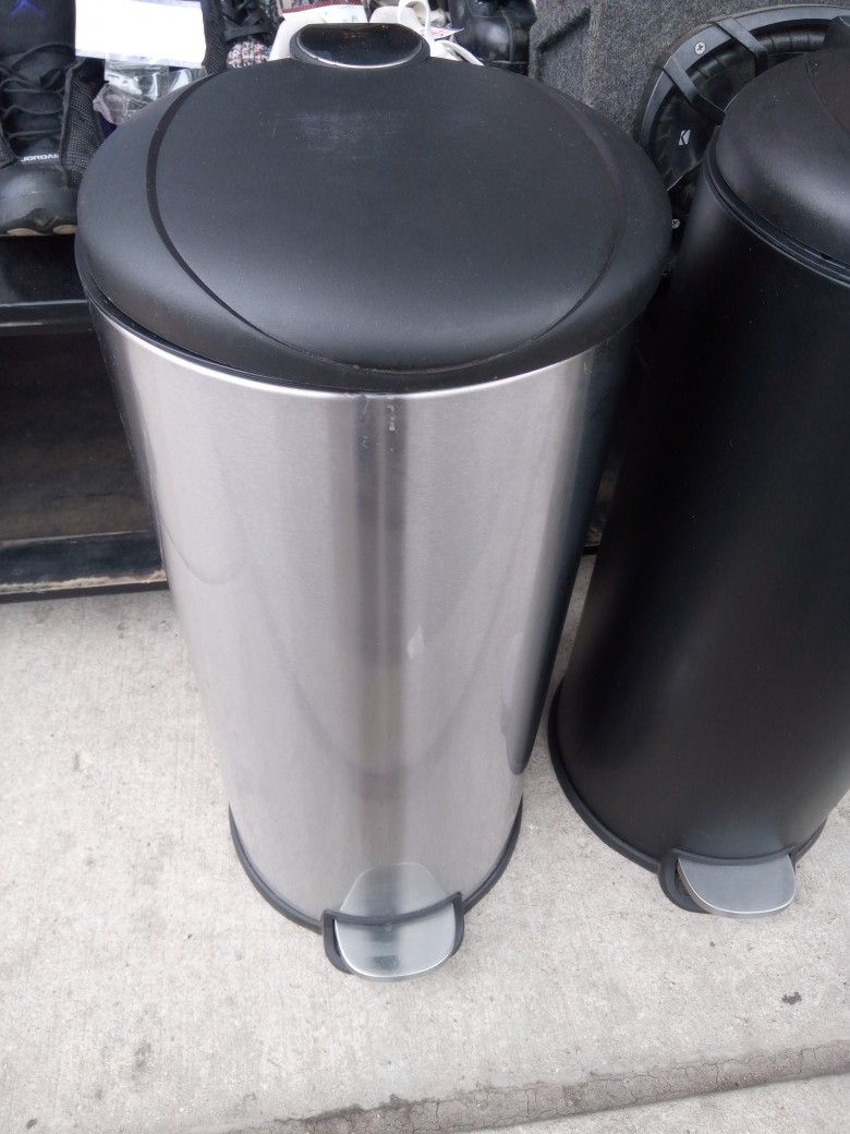 Stainless Steel Trash Can for Sale in Chicago, IL OfferUp