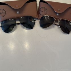 Two Pairs Of Aviator Ray Bans: All black, gold/brown