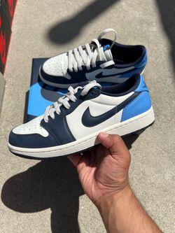 Jordan 1 Low Retro Obsidian UNC