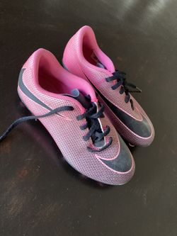 Nike girls soccer cleats size 3Y
