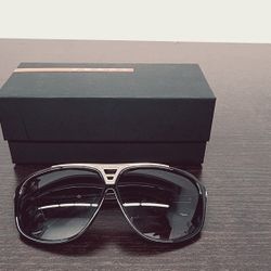 Loius Vuitton Sunglass