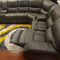 *Weekend Special!!!*---Stellar Madrid Gray Leather Reclining Sectional Sofa---Delivery And Financing Available🫡