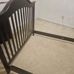 4 IN 1  Crib, Toddler, Day Bed, Full Size Bed