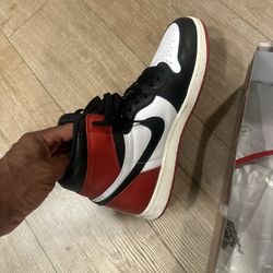 Black toe Jordan Retro 1 For Sale ! 