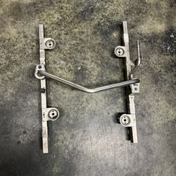 04-06 Chevy Truck Fuel Rail