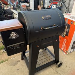 Pit Boss Pellet Smoker, Lexington 500 Square Inch Wood Fired Pellet Grill, Onyx Series