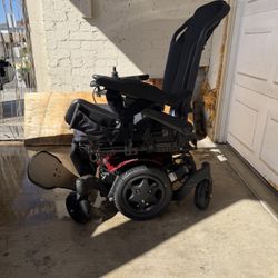 Quickie Q300m Mini Electric wheelchair