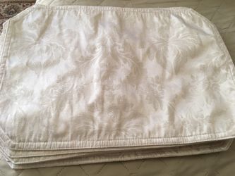 8 Ivory Damask Placemats