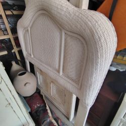 4-Piece Boho White Wicker Bedroom Set (Queen)