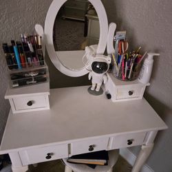 Makeup Vanity 
